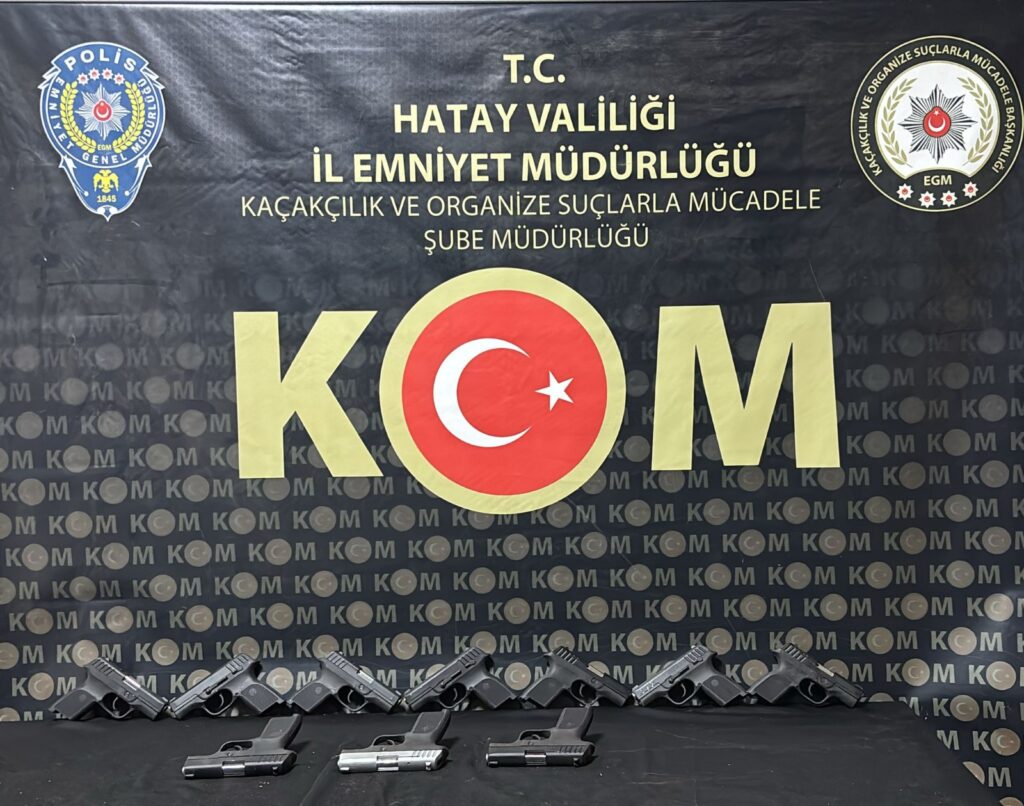 10 RUHSATSIZ TABANCA BULUNAN OTOMOBİLDEKİ 2 ZANLI TUTUKLANDI