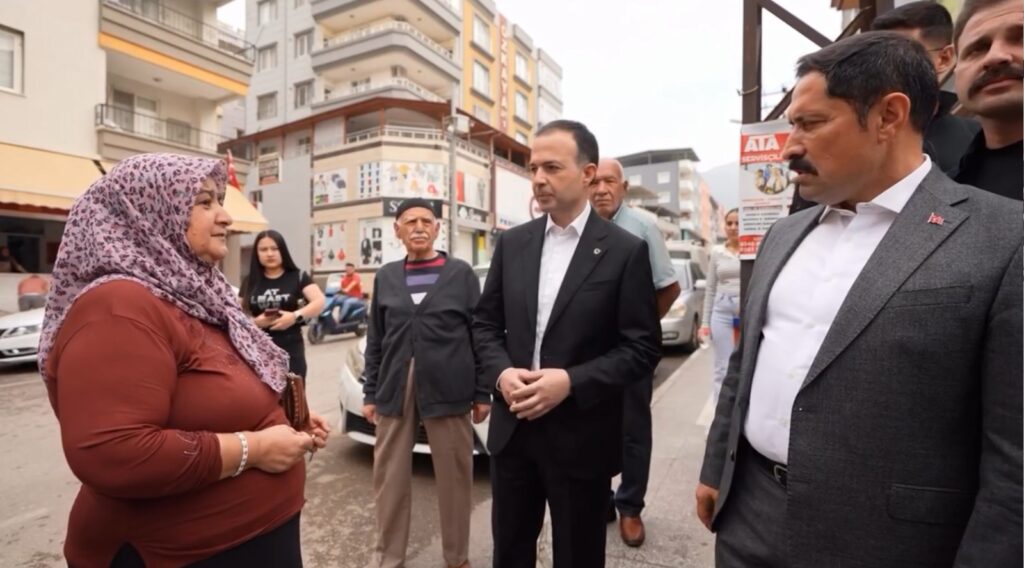 HATAY ESNAFI VALİSİNİ BAĞRINA BASTI