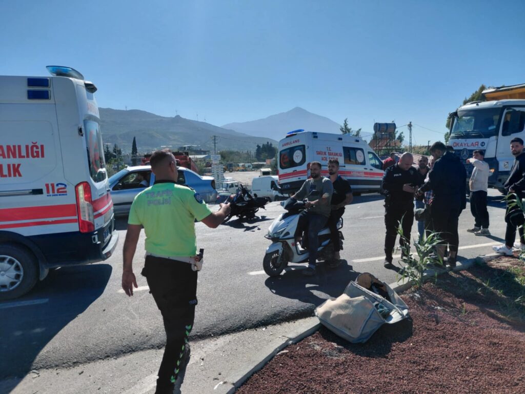 3 ARACIN KARIŞTIĞI KAZADA 1 KİŞİ ÖLDÜ, 5 KİŞİ YARALANDI