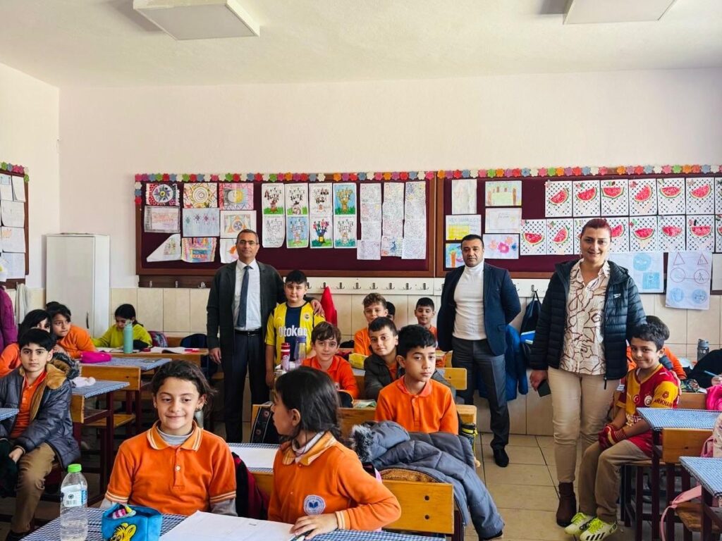 EĞİTİMİN KALBİ OKULLARDA ATMAYA DEVAM EDİYOR 