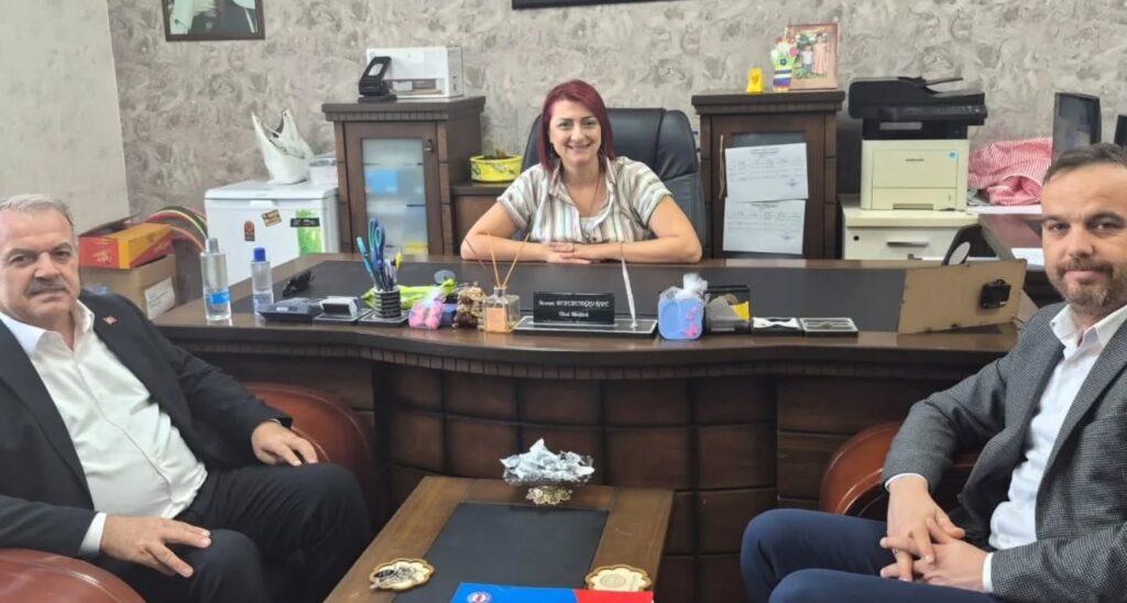 BAYRAKDAR’DAN EĞİTİM ÇALIŞANLARINA MORAL ZİYARETİ