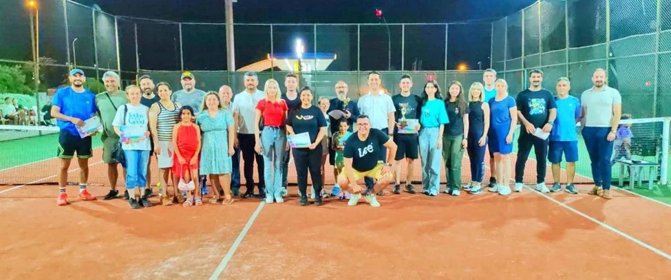 TENİSTE KUPALAR SAHİBİNİ BULDU!