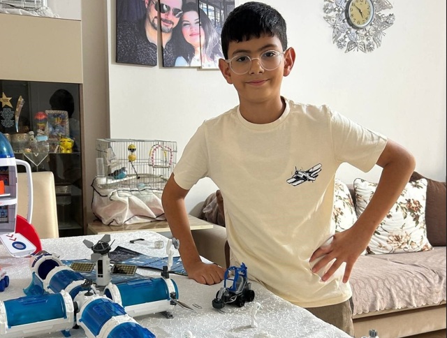 ÜMİT İLERİ SEVİYEDEKİ ZEKASIYLA DİKKAT ÇEKİYOR